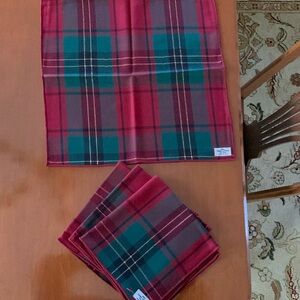 4 Plaid Napkins